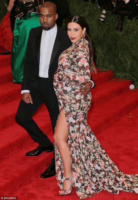 kim kardashian pregnant flower dress.